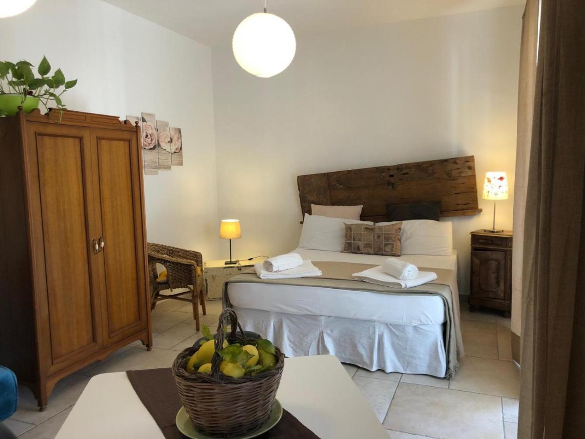 Odegos Mono & Trilo Bed & Breakfast Torre dell'Orso Dış mekan fotoğraf
