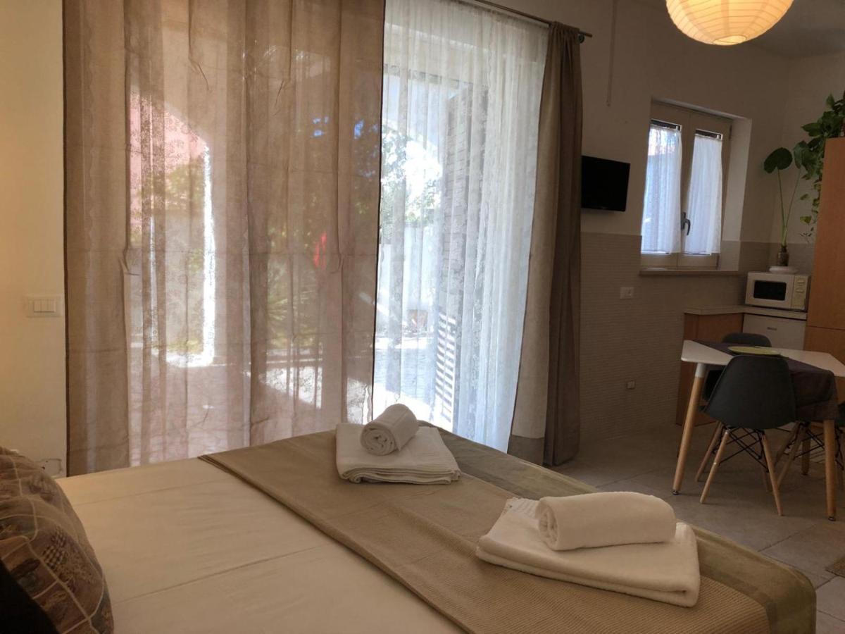 Odegos Mono & Trilo Bed & Breakfast Torre dell'Orso Dış mekan fotoğraf