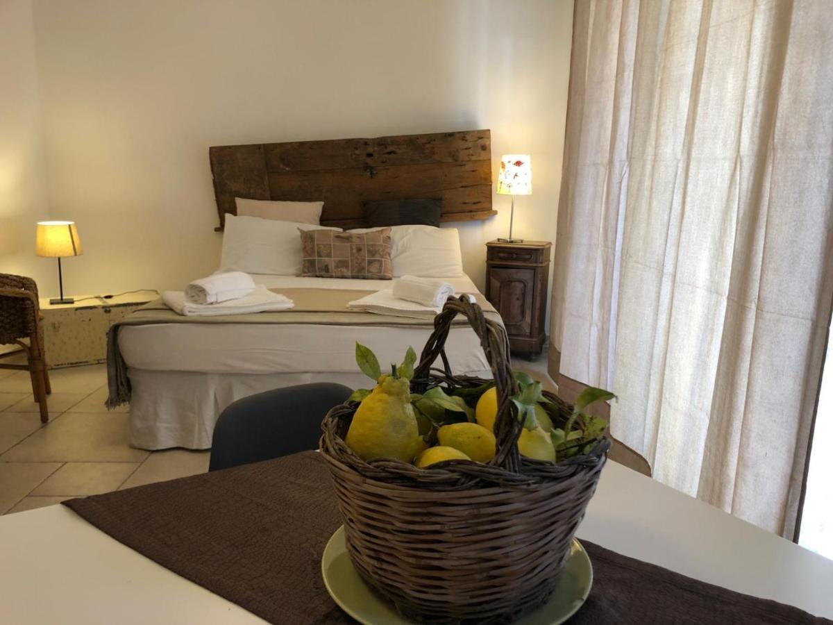 Odegos Mono & Trilo Bed & Breakfast Torre dell'Orso Dış mekan fotoğraf