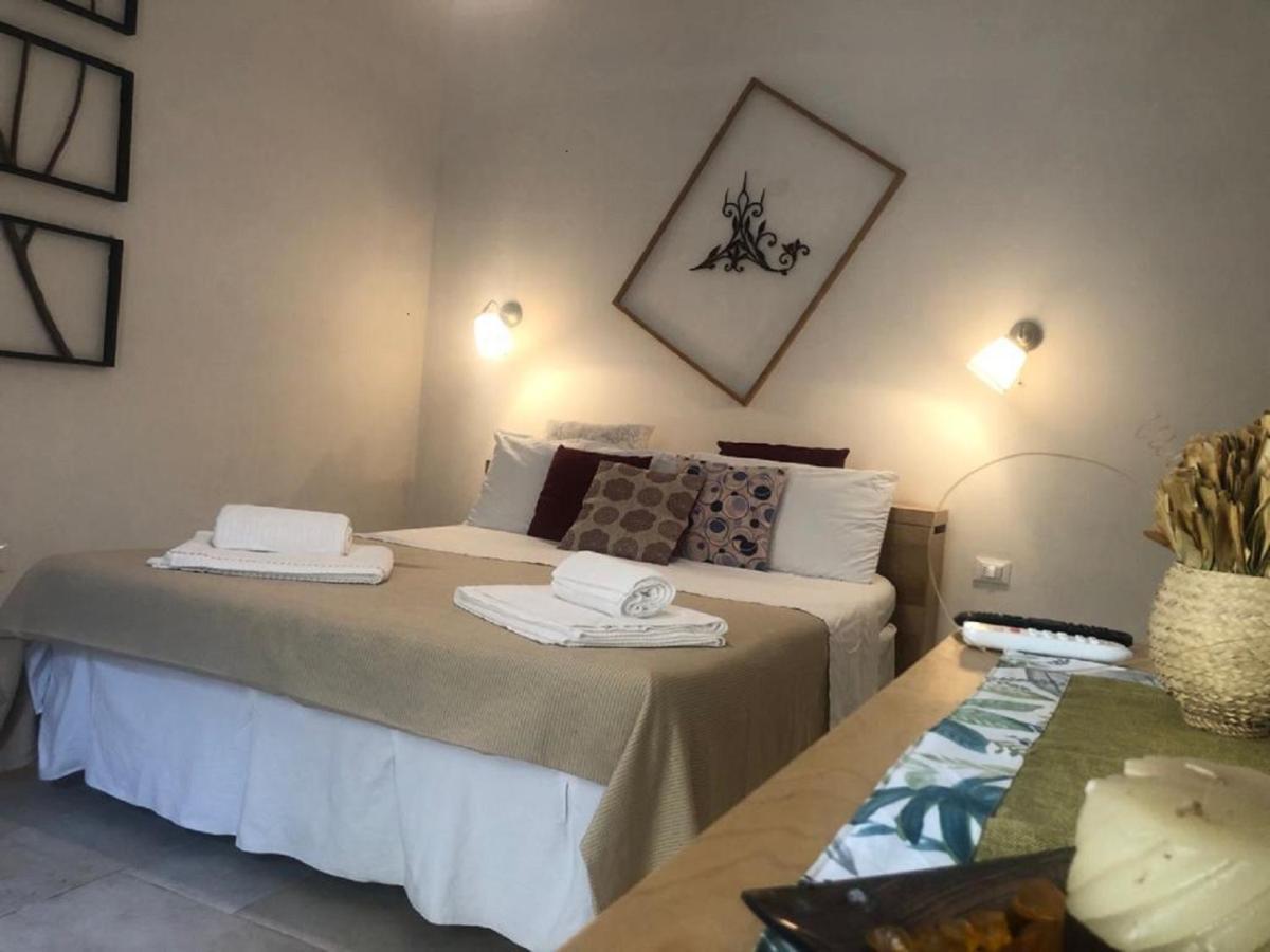 Odegos Mono & Trilo Bed & Breakfast Torre dell'Orso Dış mekan fotoğraf