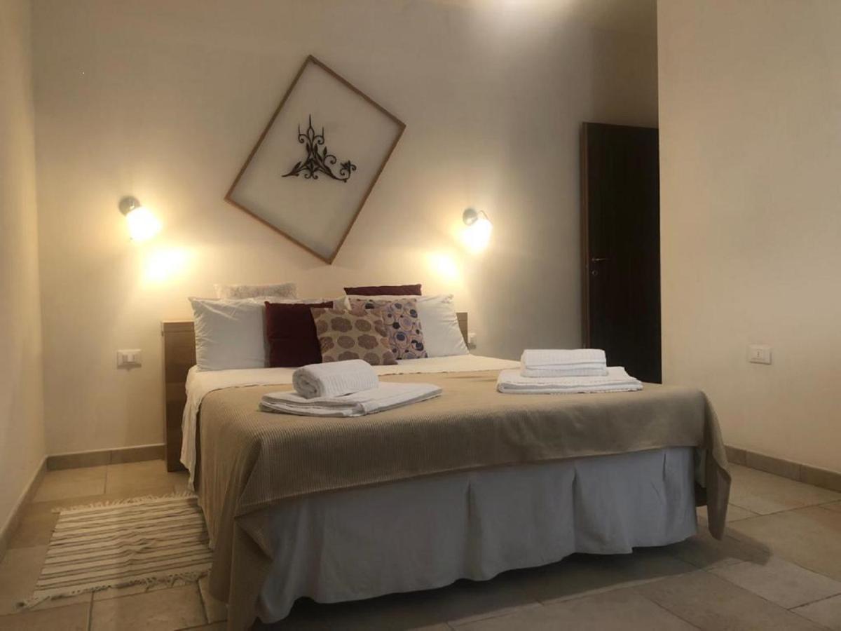 Odegos Mono & Trilo Bed & Breakfast Torre dell'Orso Dış mekan fotoğraf