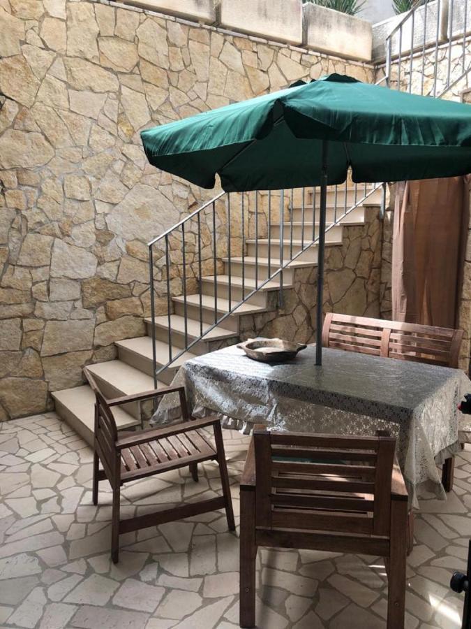 Odegos Mono & Trilo Bed & Breakfast Torre dell'Orso Dış mekan fotoğraf