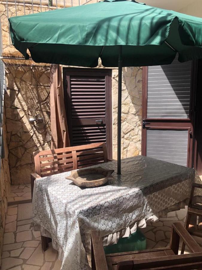 Odegos Mono & Trilo Bed & Breakfast Torre dell'Orso Dış mekan fotoğraf